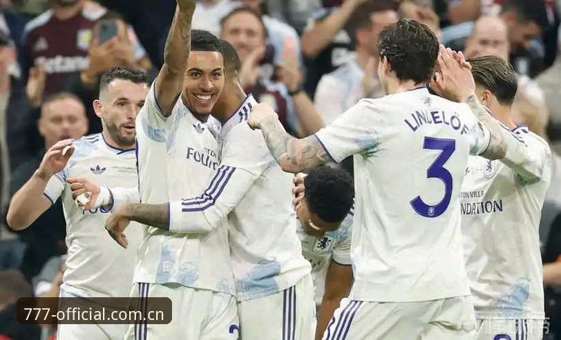 老球迷分享欧联杯决赛观赛心得：维拉30年等待，在电玩城见证传奇